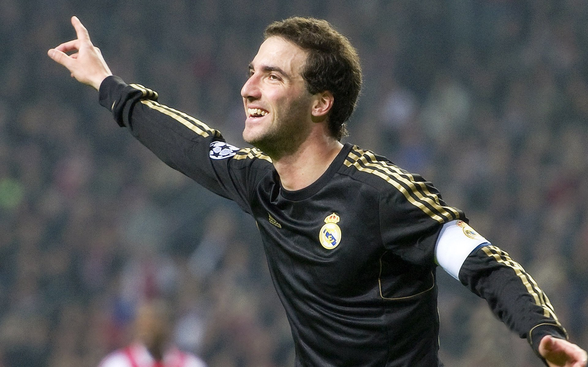 “意甲豪门苦战，追赶榜首裂变激烈”，意甲豪门排名