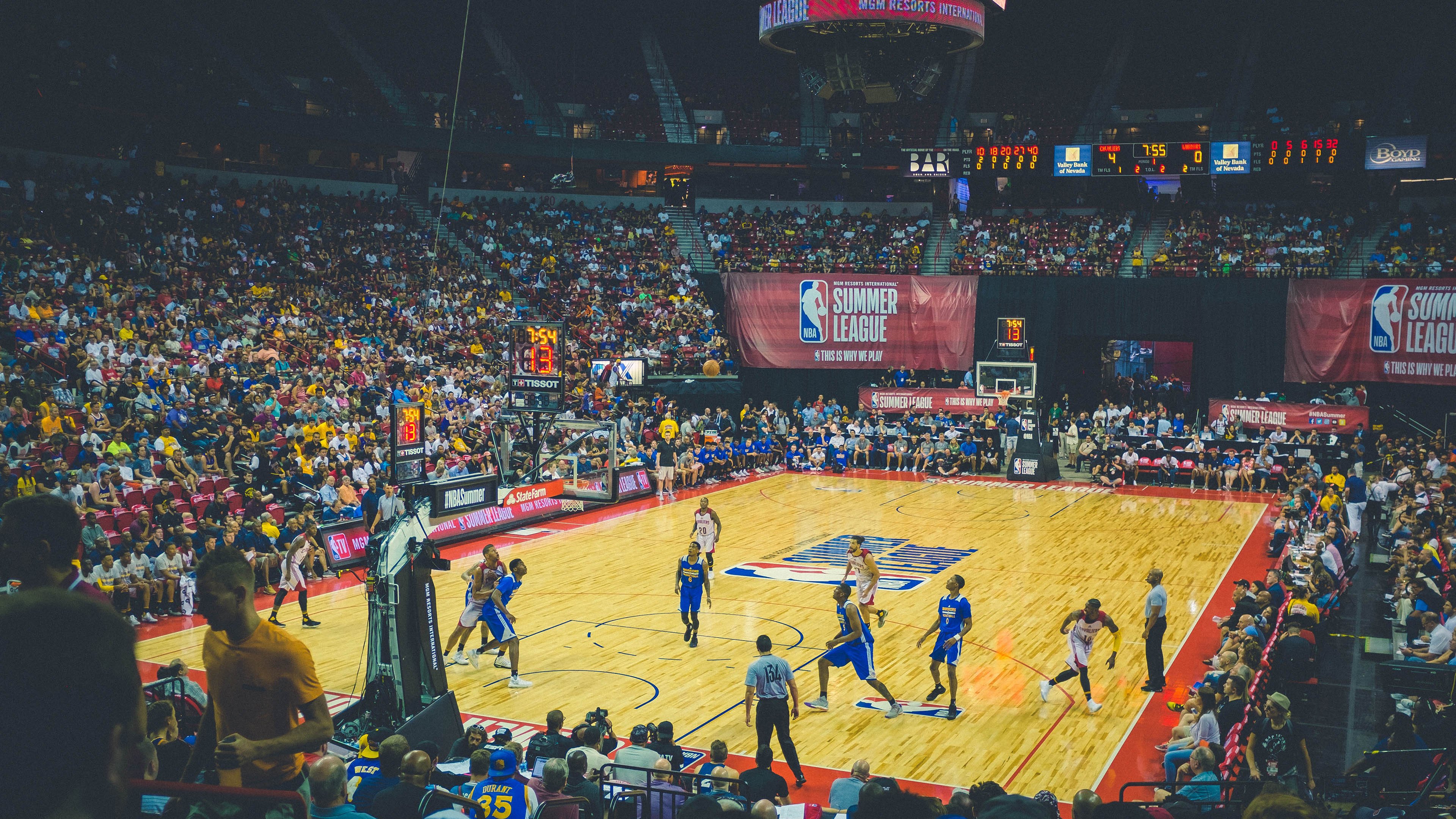 勇士完封公牛，季后赛首轮中库里带伤作战，勇士公牛回放20181030